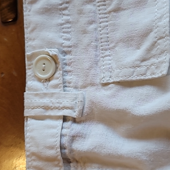 Adorable Ivory Cargo Shorts (NWOT) - Picture 10 of 10